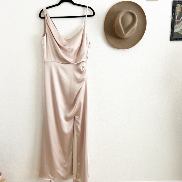 Revelry Dresses & Skirts - Revelry Maxine Champagne Formal Dress Size 14